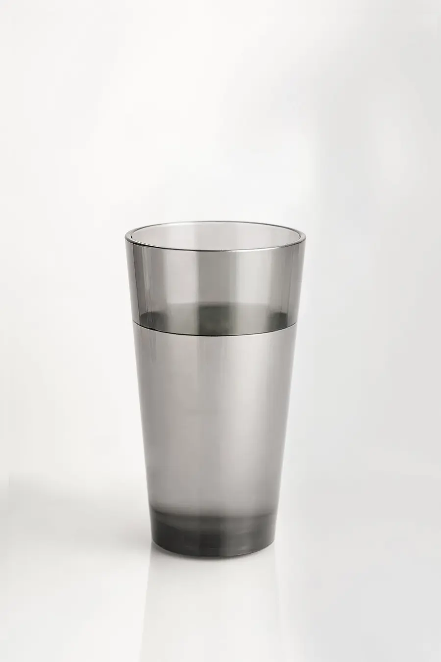 Vaso Gin Tonic Negro Fumé de BASSOS, la revolución en vasos irrompibles